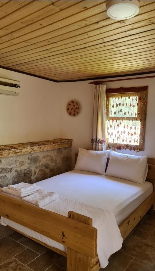 Derin Tas-Bungalow ดัตชา ภายนอก รูปภาพ